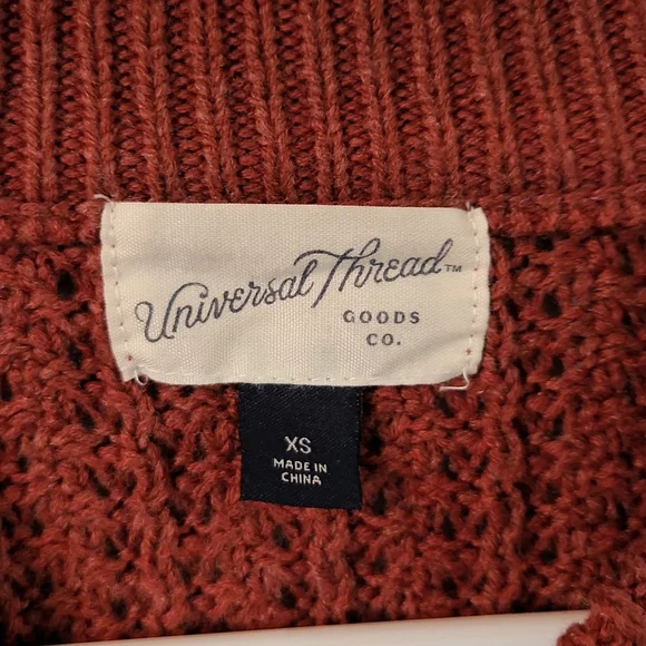 Universal Threads Sweater - Picture 3 of 3